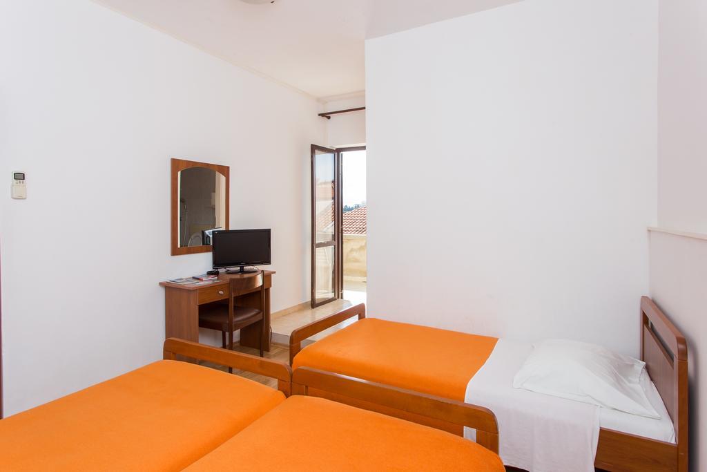 Guest House Lina Дубровник Екстериор снимка
